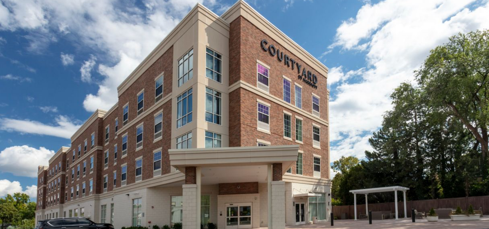 Courtyard by Marriott Hotel Logo